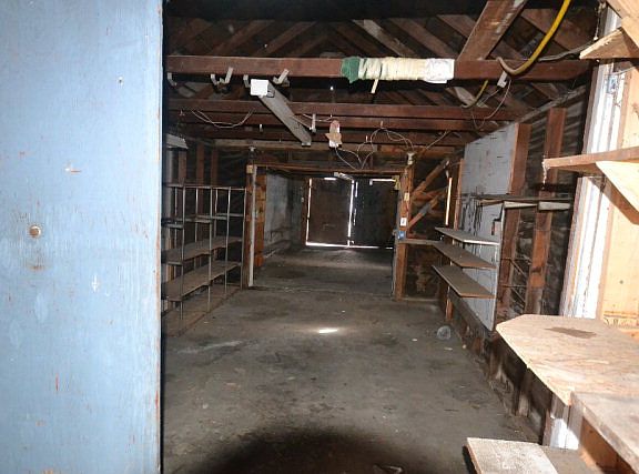 4th image of 225 E 14th St