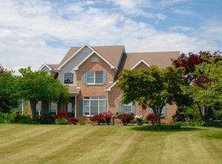 63 Long Rd, Lenhartsville, PA 19534