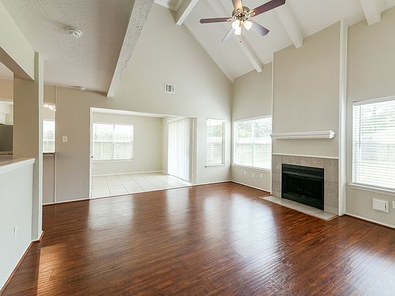 4th image of 8615 Lake Crystal Dr
