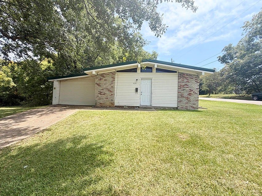 1st image of 420 Lakeview Dr