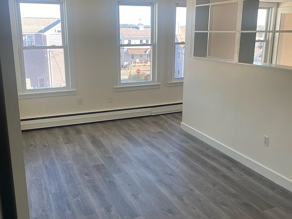 5th image of 54 Longwood Ave #33