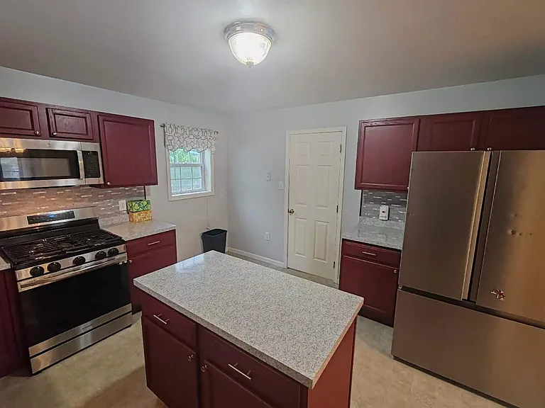 925 Vestal Rd — Photo 9