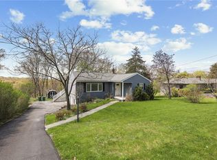 30 Robert Rd, Poughkeepsie, NY 12603