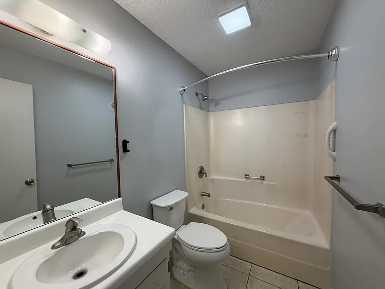 901 Olmstead Dr — Photo 14