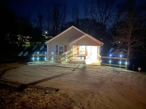 245 Thompson St, Canton, NC 28716