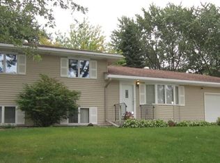 3432 McKnight Rd N, White Bear Lake, MN 55110