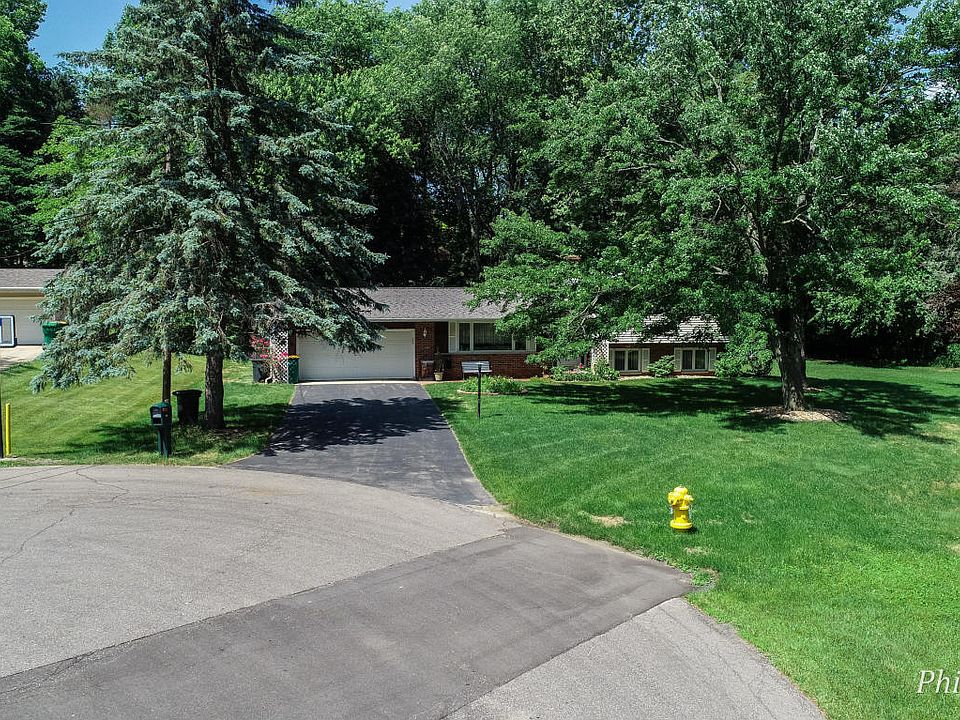 1st image of 124 Christopher Ln