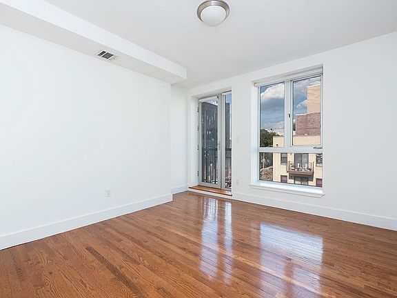 4th image of 80 Meserole St APT 3E