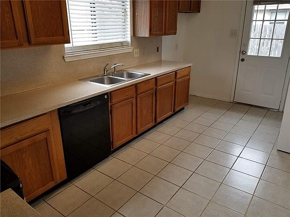 5th image of 523 Luther Dr #A