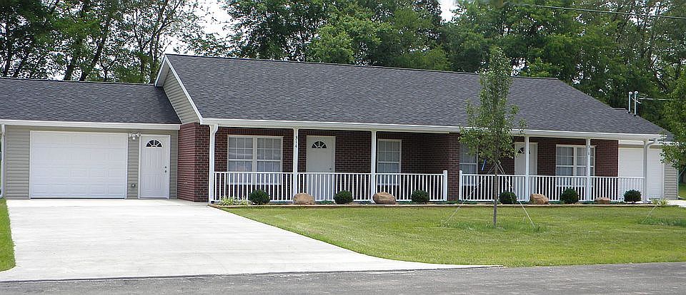 1st image of 318 Woodstone Dr