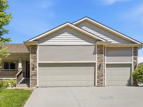 1430 Sugar Creek Cir, West Des Moines, IA 50266