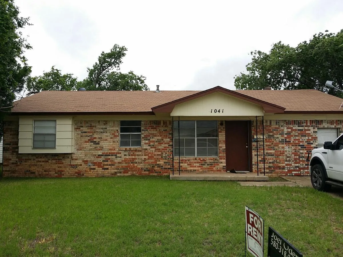 4 bed, 1700 sqft, $1,100 — Photo 3