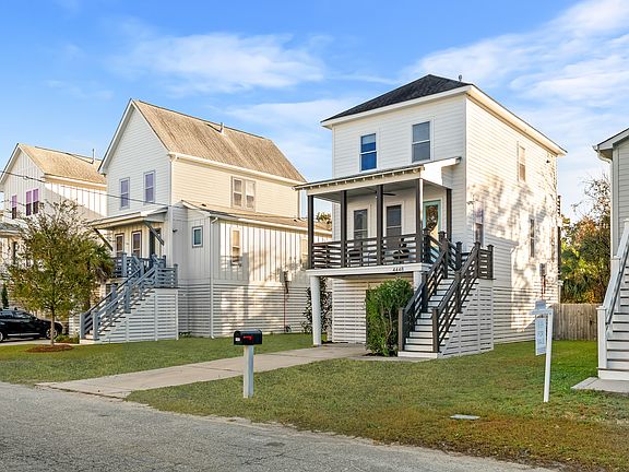 3rd image of 4448 Oakwood Ave