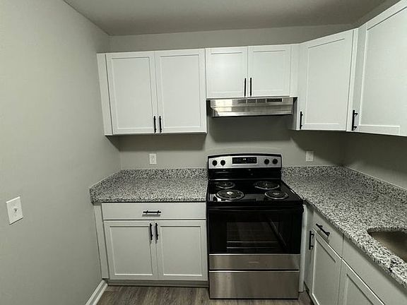 3rd image of 209 Lakeshore Dr #8