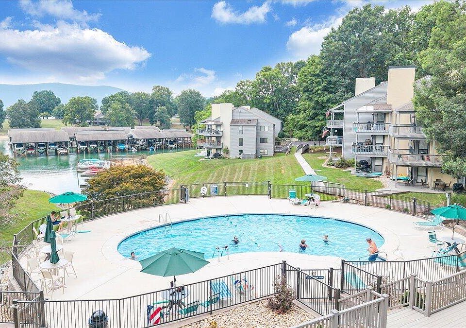 1st image of 75 Dockside Cir Unit 310