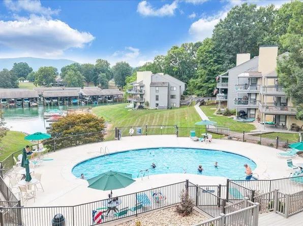 75 Dockside Cir Unit 310, Moneta, VA 24121