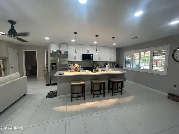 9325 W ARROWHEAD Drive W, Sun City, AZ 85351