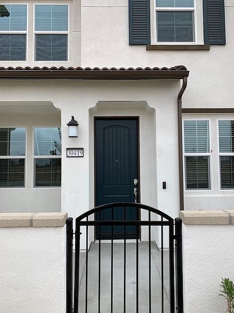 1st image of 30419 Town Square Dr