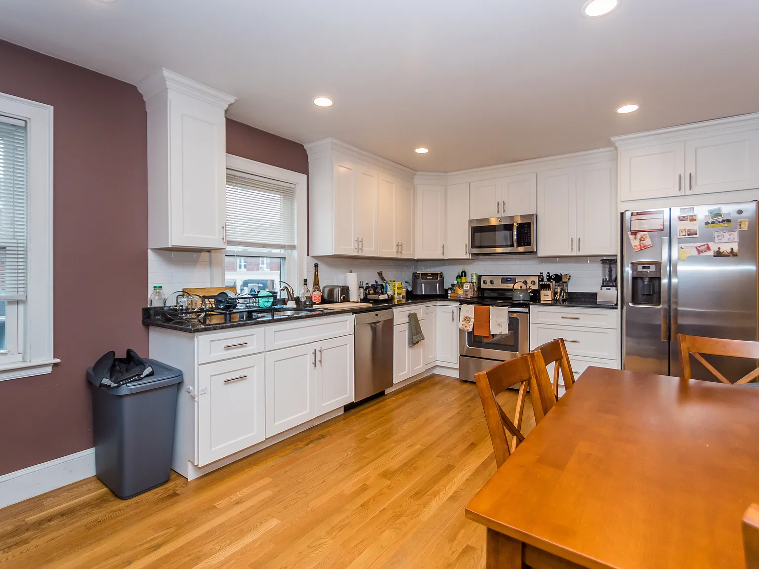 3 bed, 1100 sqft, $3,100 — Photo 2