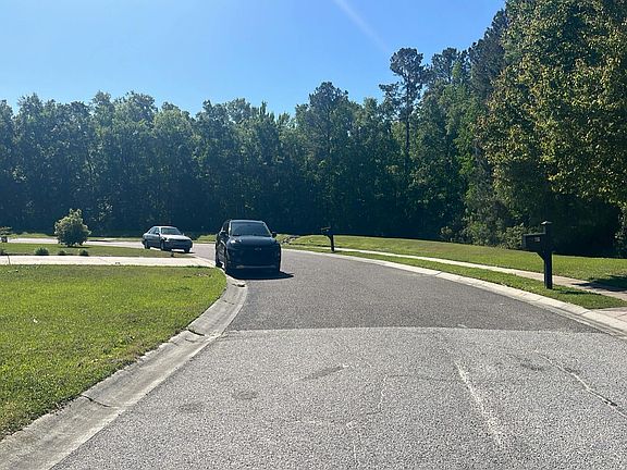 4th image of 235 Mayfield Dr