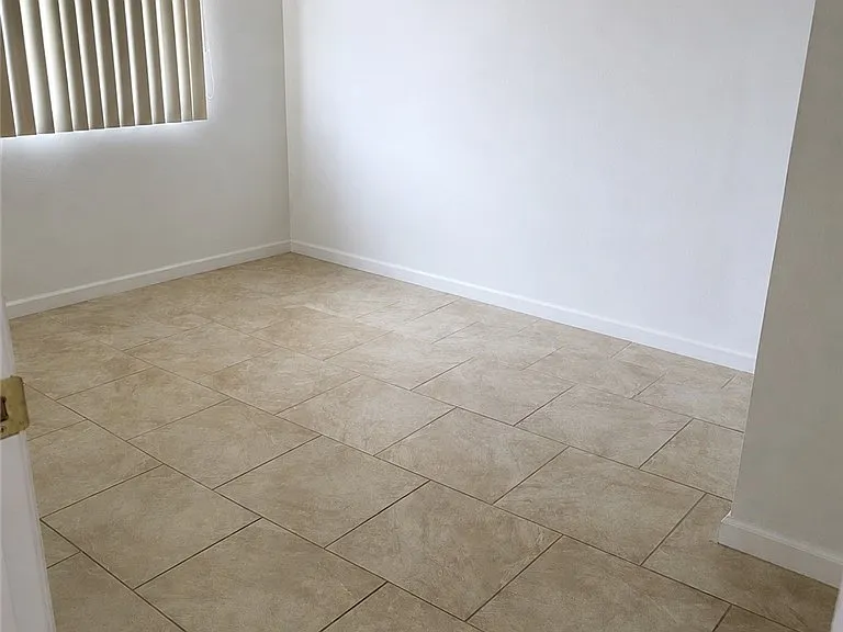 3502 Seminole Ave — Photo 8