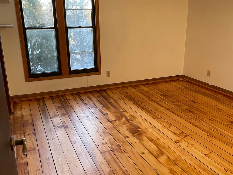 2806 Taylor St NE — Photo 2