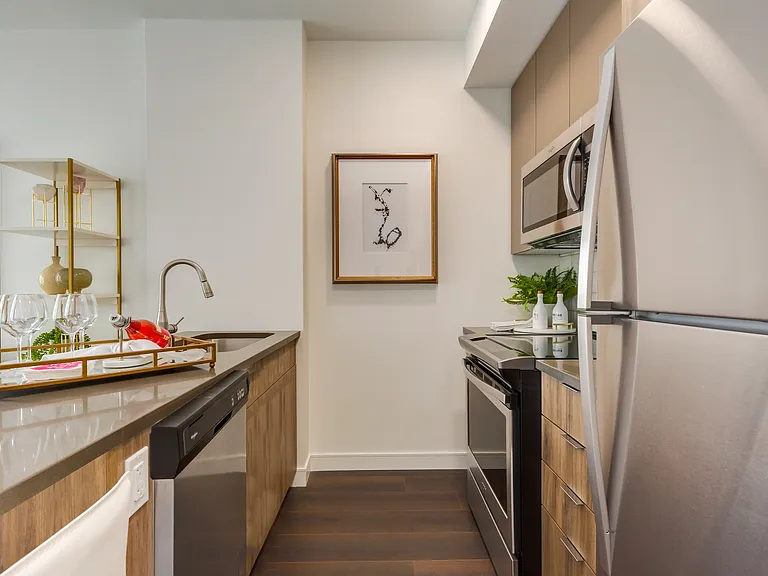 510 12th Ave SW — Photo 42