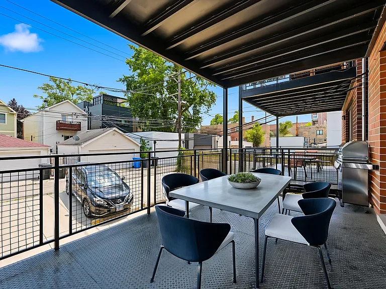 1827 N California Ave #1 — Photo 8