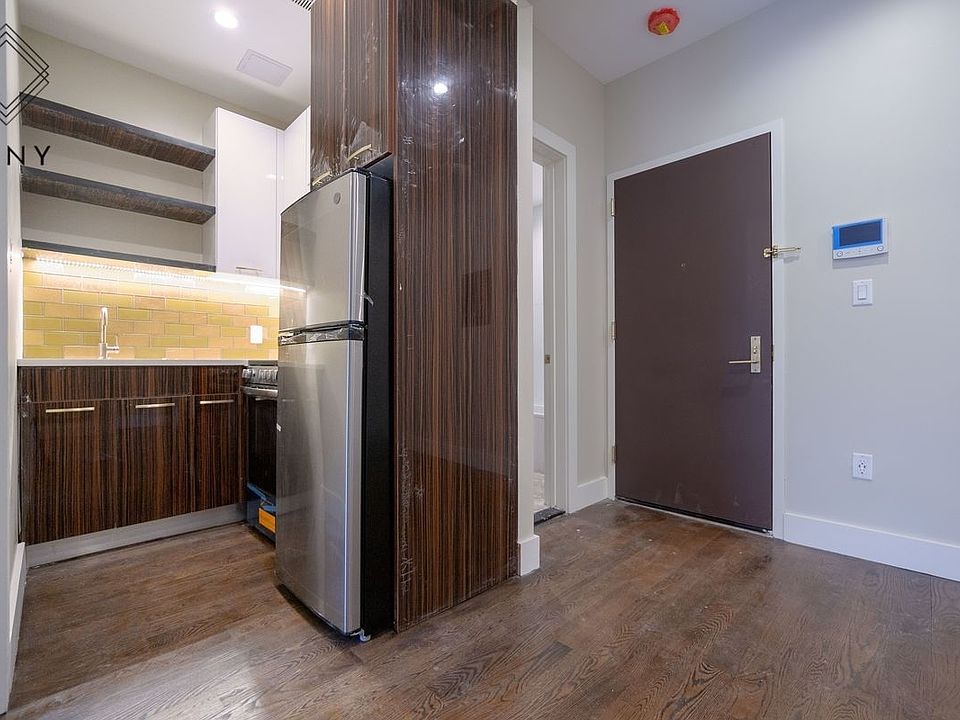 1st image of 2077A Pacific St