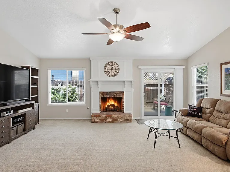 1905 Ursini Ln — Photo 8