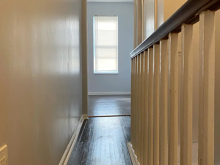 2045 Sigel St — Photo 4