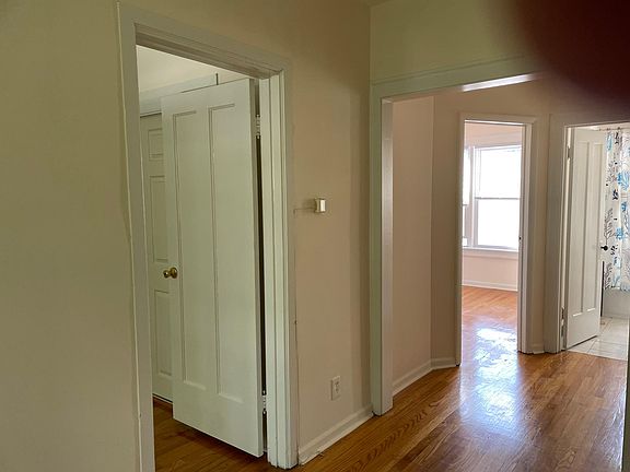 3rd image of 3757 W Eddy St #2B