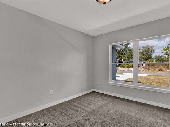 2nd image of 106 Hayes Ave NE
