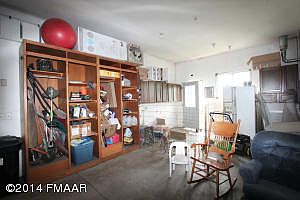 4th image of 402 11th Ave W