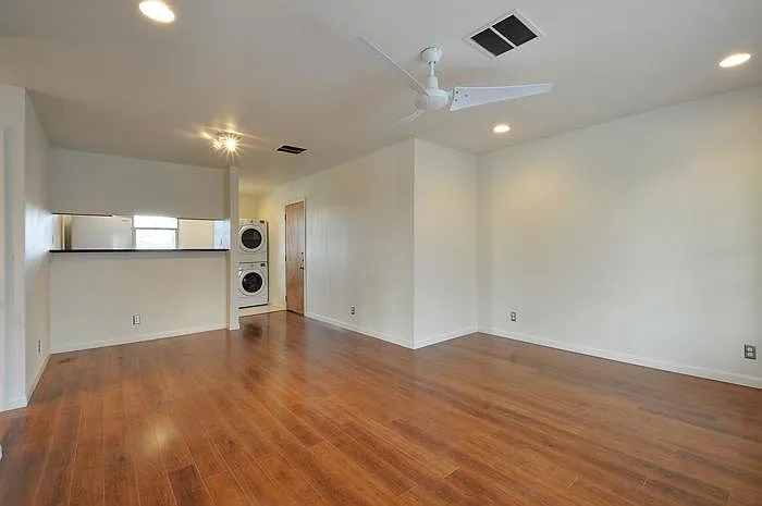 1909 Leona St #202 — Photo 14