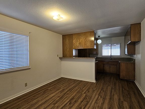 3rd image of 3011 Hollander St