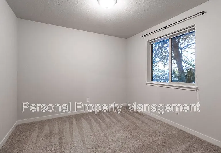 3544 NE 61st Way — Photo 14