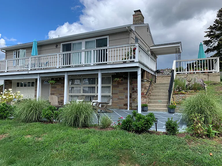 15 Marten Ave — Photo 1