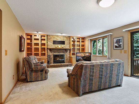 5th image of 1525 N Ridge Dr