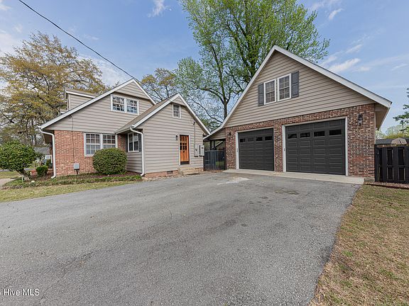 4th image of 818 Edgewood Drive