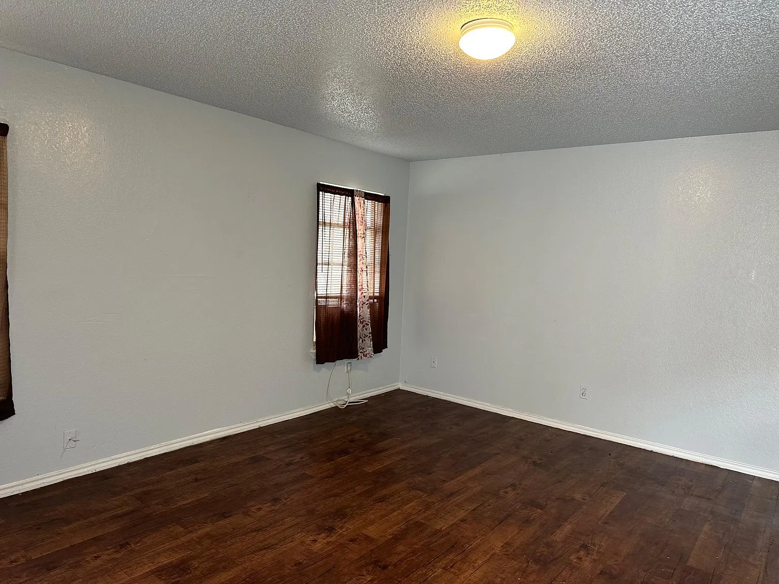 320 S Center St — Photo 3