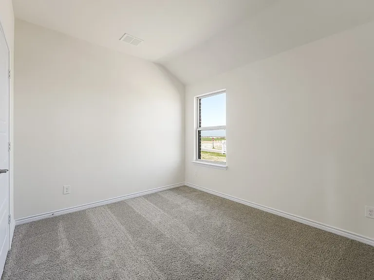 752 Thorn Creek Dr — Photo 5