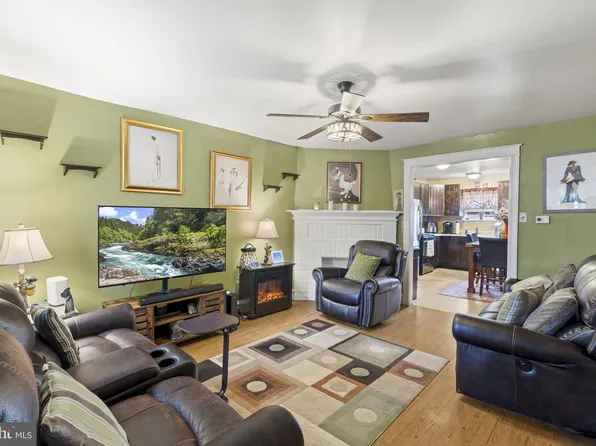 7017 Radbourne Rd, Upper Darby, PA 19082