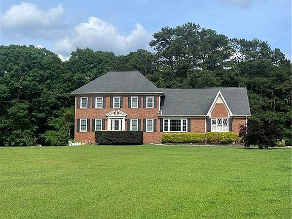 2nd image of 1452 Hillside Dr