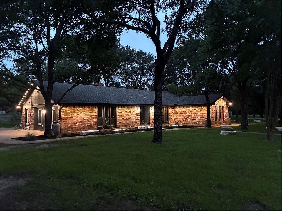 1st image of 205 Bello Cir