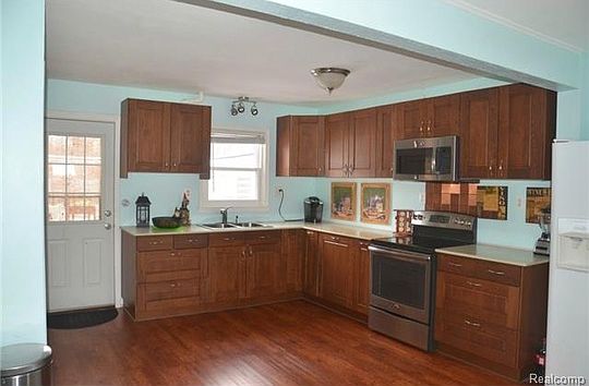 2nd image of 28660 Grayfield Dr