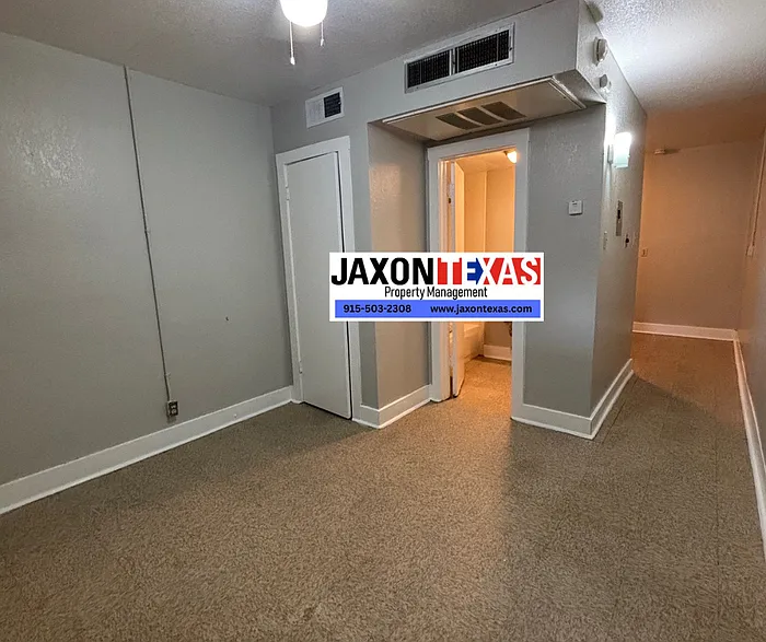 Building Photo - 516 S Kansas St #106