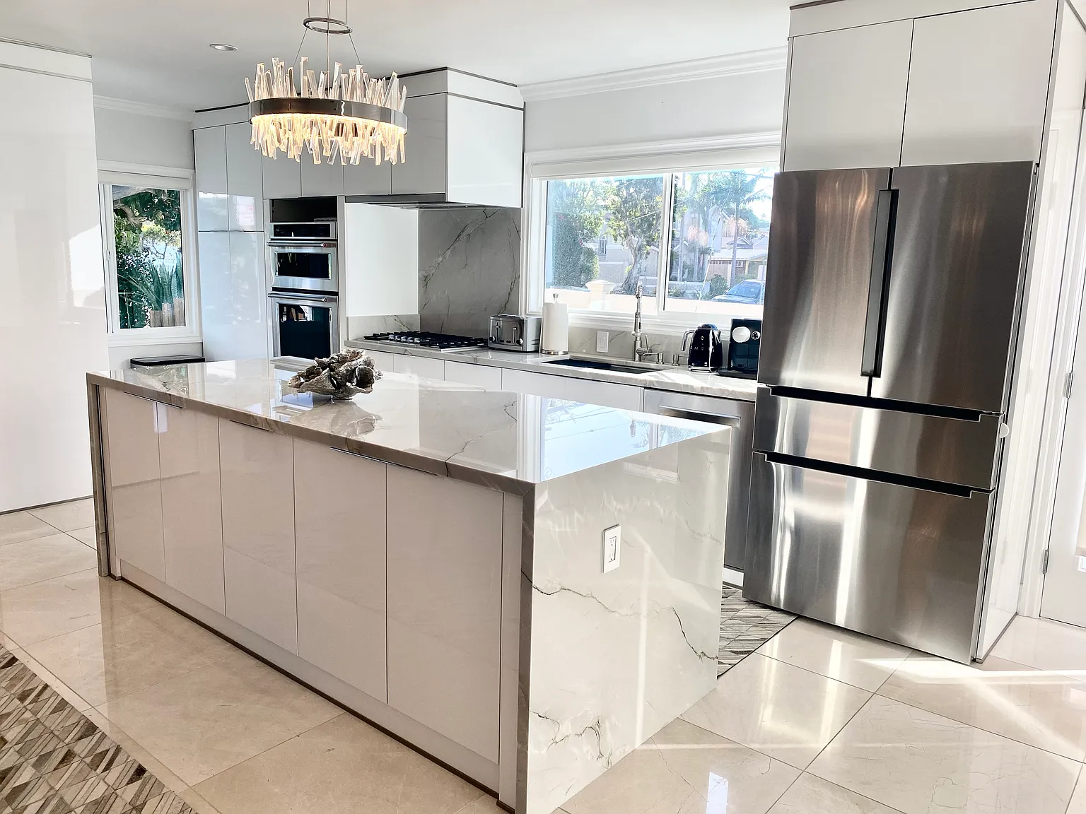 2101 Pullman Ln — Photo 3