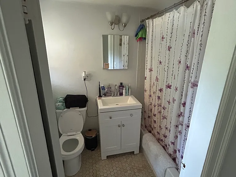 10-Bathroom