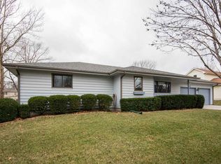 5829 SW 26th St, Topeka, KS 66614